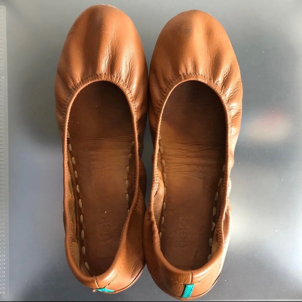 Chestnut Tieks, Size 9